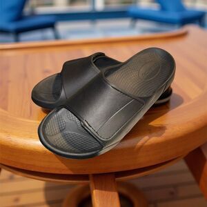 Adult Unisex Oofos OOLALA Matte Black Recovery Sandals Size M12 W14